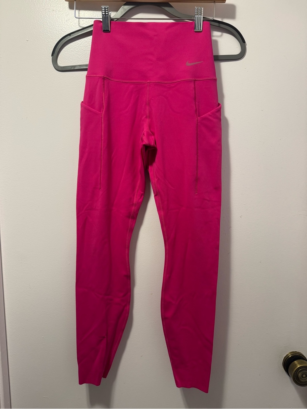 Nike universa ' High-Waist Pink Performance Leggings 7/8 length